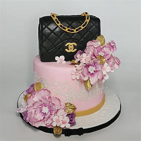 chanel handbag cake.